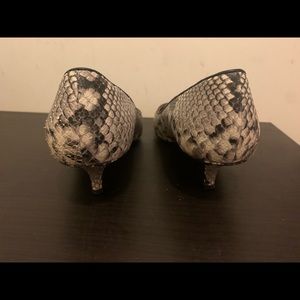 Tory Burch kitten hills with python print